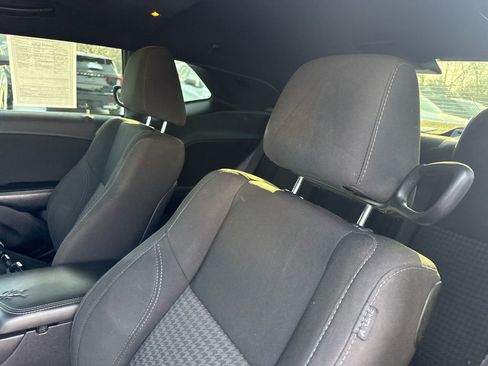Used 2016 Dodge Challenger SXT w/ Driver Convenience Group image 14