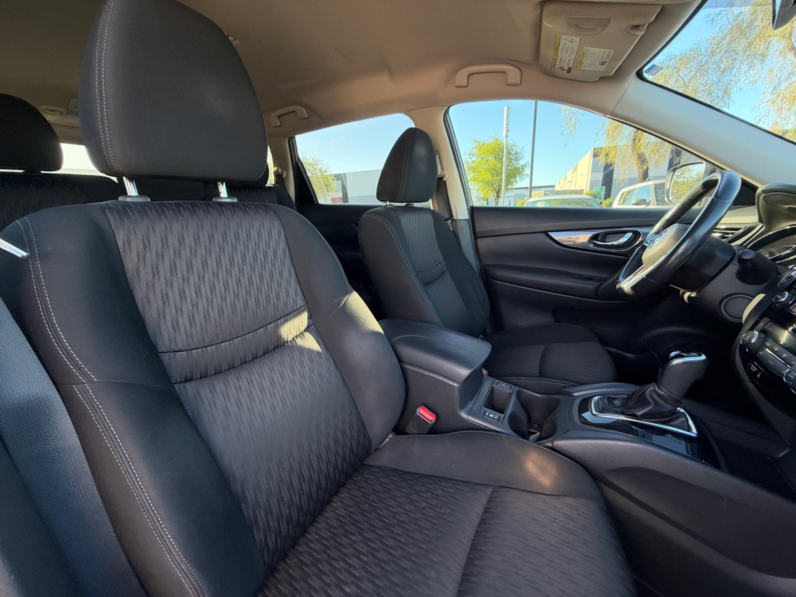 Used 2017 Nissan Rogue SV w/ SV Premium Package FWD image 19