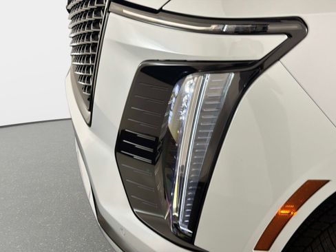 Used 2026 Cadillac Escalade Sport w/ Touring Package image 11