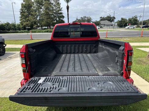 Used 2022 Nissan Frontier SV w/ Technology Package AWD/4WD image 8
