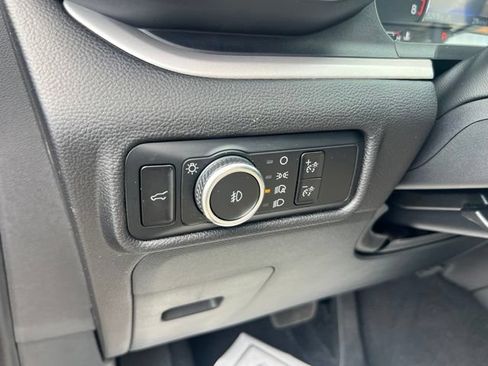 Certified 2023 Ford Explorer XLT w/ Equipment Group 202A AWD/4WD image 9