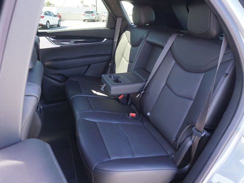 New 2025 Cadillac XT5 Premium Luxury image 9