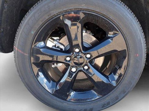 New 2025 Jeep Grand Cherokee Altitude image 7