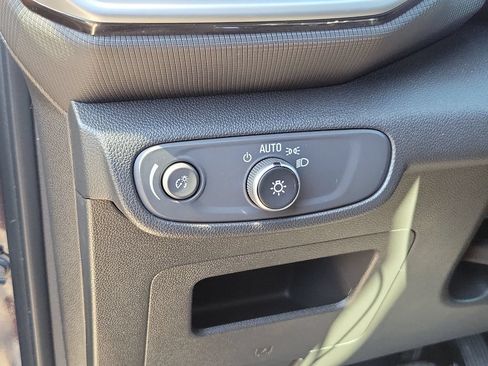 Used 2021 Chevrolet TrailBlazer LS FWD image 16
