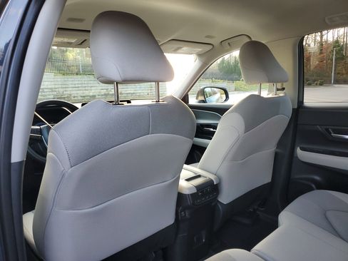 Certified 2025 Toyota Grand Highlander FWD image 11