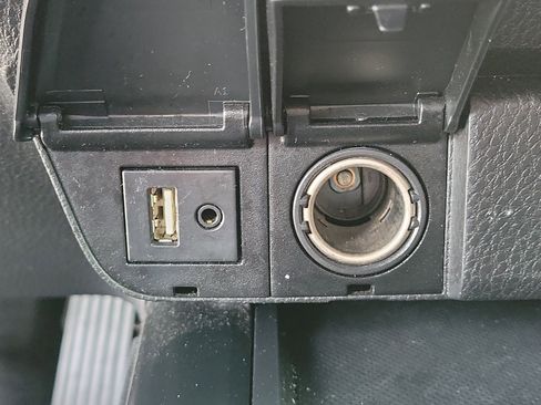 Used 2019 Toyota Camry SE image 29