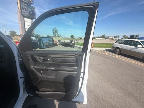Used 2025 RAM 1500 Limited AWD/4WD image 27