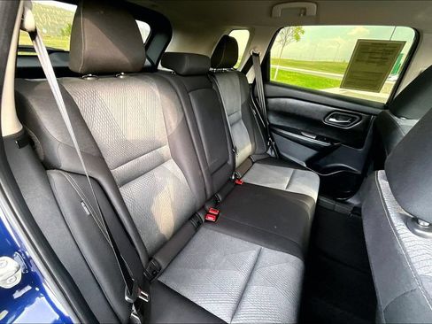 Used 2025 Nissan Rogue SV AWD/4WD image 26