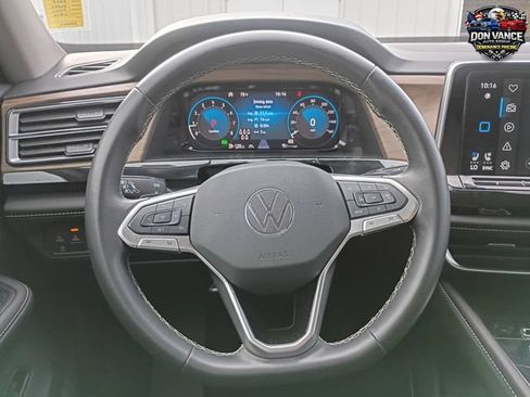 Used 2025 Volkswagen Atlas SE FWD image 14