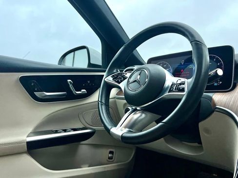 Certified 2023 Mercedes-Benz C 300 4MATIC Sedan image 8