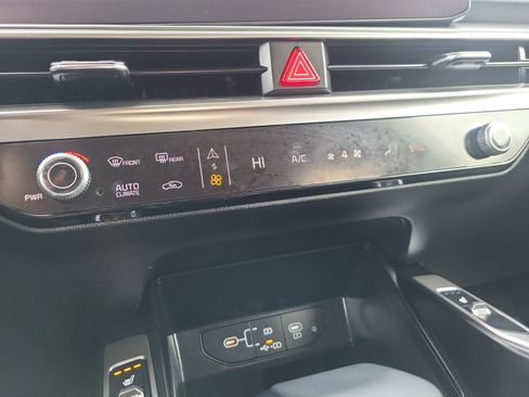 Used 2025 Kia Sorento EX w/ Panoramic Sunroof Package image 22