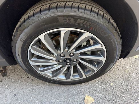 New 2026 Lincoln Corsair Reserve image 9