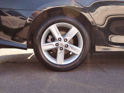 Used 2014 Toyota Camry SE w/ Moonroof Package FWD image 64