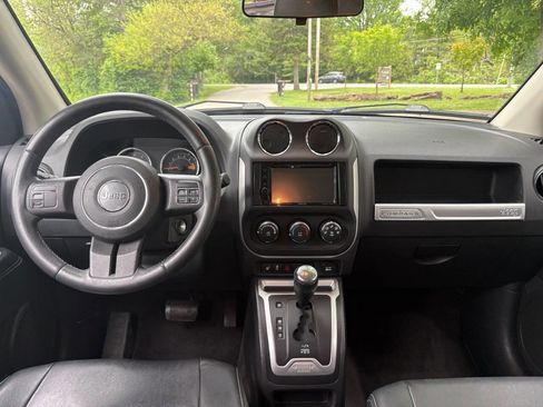 Used 2014 Jeep Compass Latitude w/ Sun/Sound Group AWD/4WD image 18