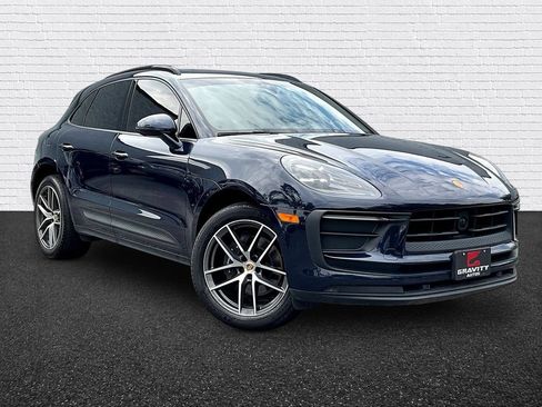 Used 2023 Porsche Macan AWD/4WD image 3