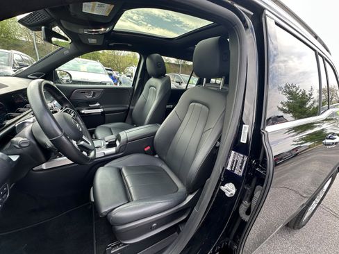 Used 2021 Mercedes-Benz GLB 250 4MATIC image 25
