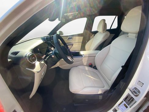 New 2026 Mercedes-Benz GLC 300 4MATIC image 9