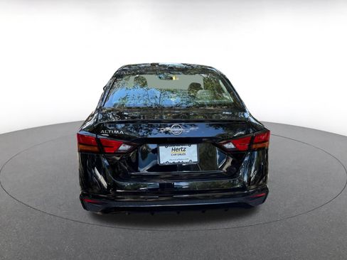 Used 2025 Nissan Altima 2.5 SV FWD image 10