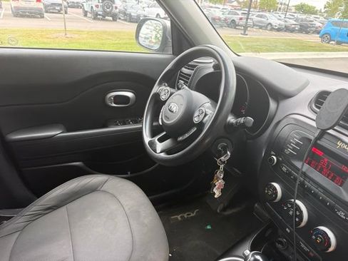 Used 2014 Kia Soul FWD image 14