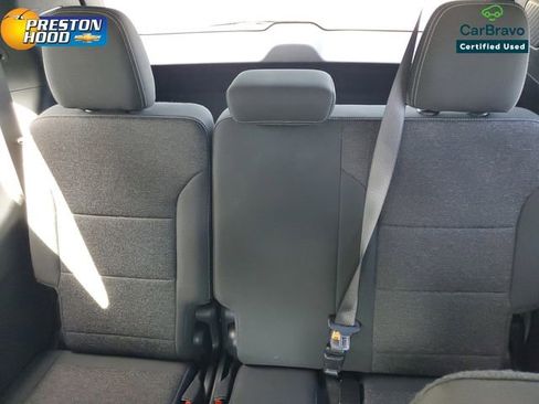 Used 2025 Chevrolet Traverse LT FWD image 11