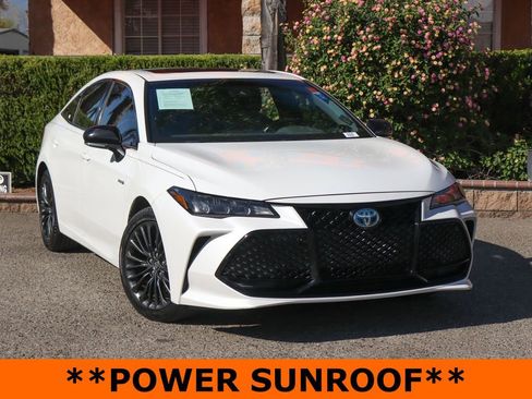 Used 2020 Toyota Avalon XSE image 2