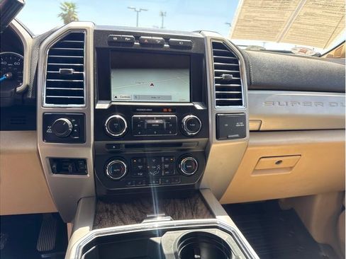 Used 2017 Ford F250 Lariat w/ Lariat Value Package AWD/4WD image 14