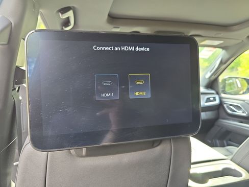 Used 2024 Chevrolet Tahoe Z71 w/ Luxury Package image 14