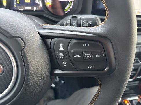 Used 2024 Jeep Wrangler Unlimited w/ Convenience Group image 15