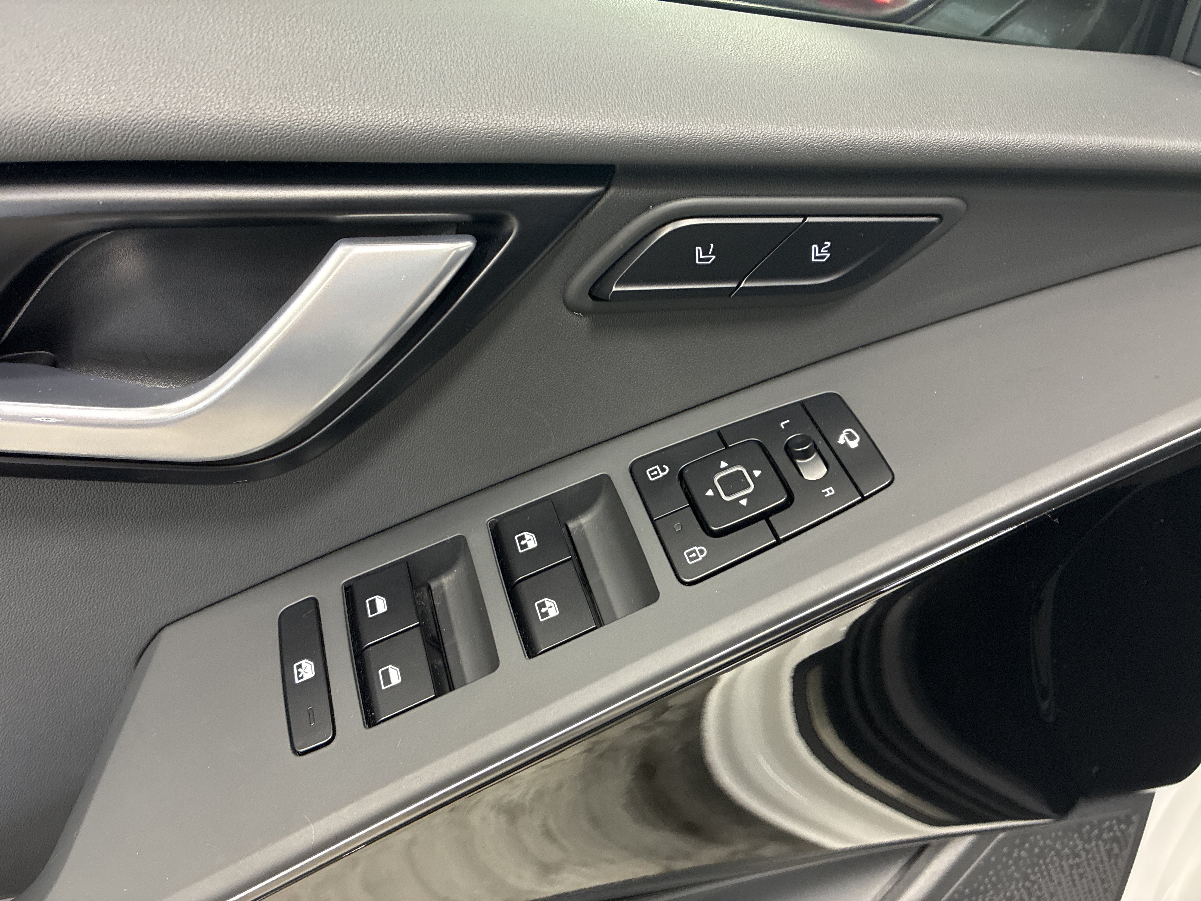 Used 2023 Kia Niro Wave FWD image 19