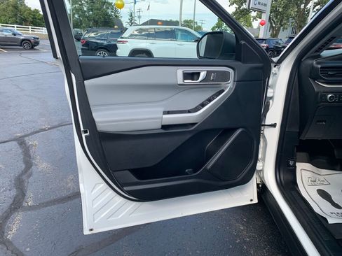 Used 2021 Ford Explorer XLT w/ Equipment Group 202A image 11