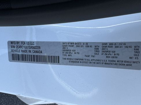 Used 2025 Chrysler Pacifica Limited FWD image 37