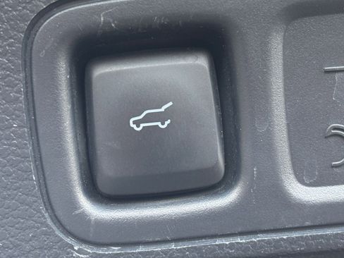 Used 2024 Ford Expedition Limited image 24