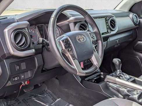 Used 2020 Toyota Tacoma SR5 image 10