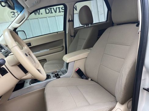 Used 2009 Ford Escape XLT image 10