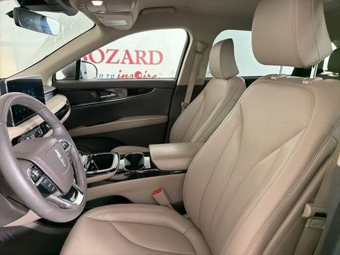 Used 2022 Lincoln Nautilus FWD image 11