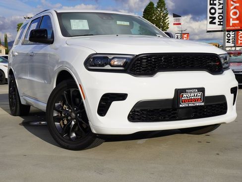 Used 2023 Dodge Durango GT image 2