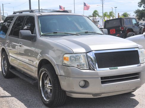 Used 2008 Ford Expedition XLT image 4