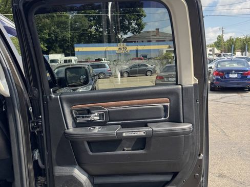 Used 2014 RAM 1500 Laramie w/ Convenience Group AWD/4WD image 18