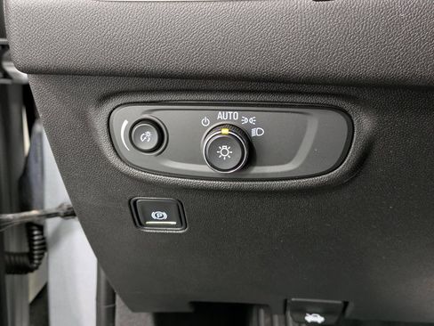 Used 2022 GMC Terrain SLE w/ Driver Convenience Package image 21