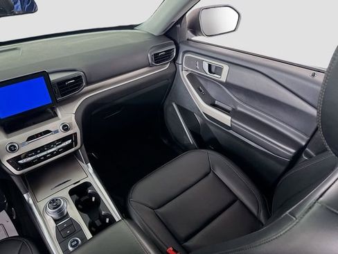 Used 2023 Ford Explorer XLT w/ Equipment Group 202A image 21