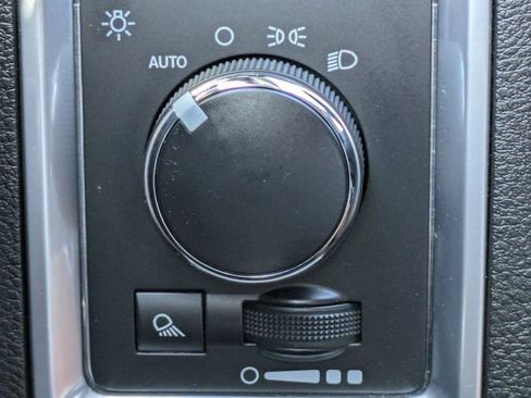 Certified 2022 RAM 1500 Classic SLT image 16