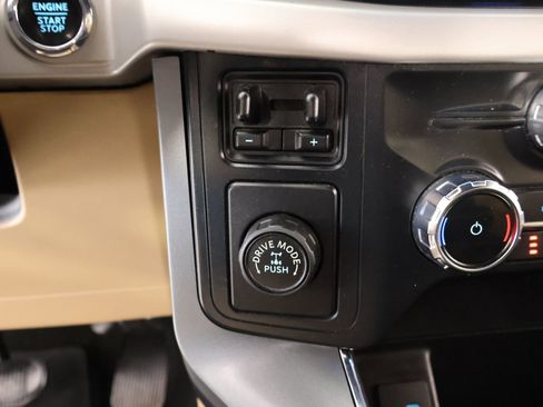 Used 2022 Ford F150 XLT w/ Equipment Group 302A High image 9