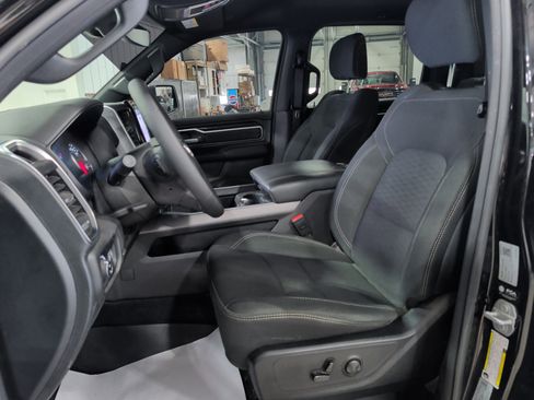 Used 2025 RAM 1500 Big Horn AWD/4WD image 7