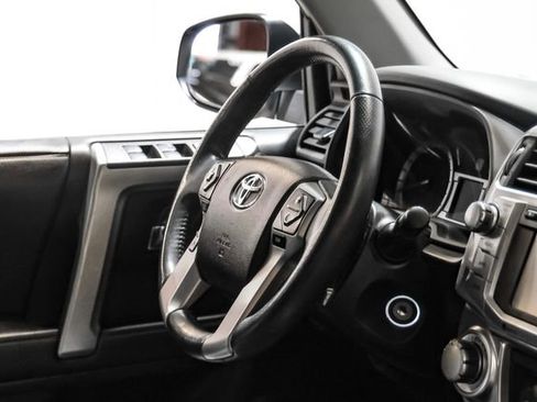 Used 2016 Toyota 4Runner SR5 Premium image 20