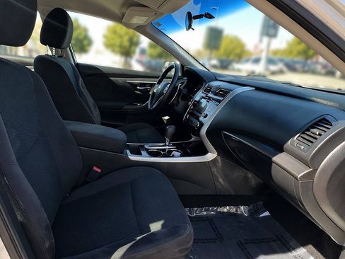 Used 2014 Nissan Altima 3.5 S FWD image 17