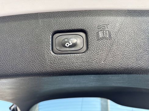 Used 2024 Ford Edge SEL w/ Sport Appearance Package image 7