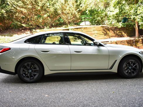 Used 2023 BMW i4 eDrive35 w/ Premium Package RWD image 10