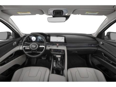 Used 2021 Hyundai Elantra Limited image 5