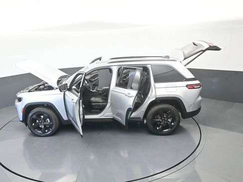 New 2026 Jeep Grand Cherokee Limited w/ Limited Altitude Package RWD image 60