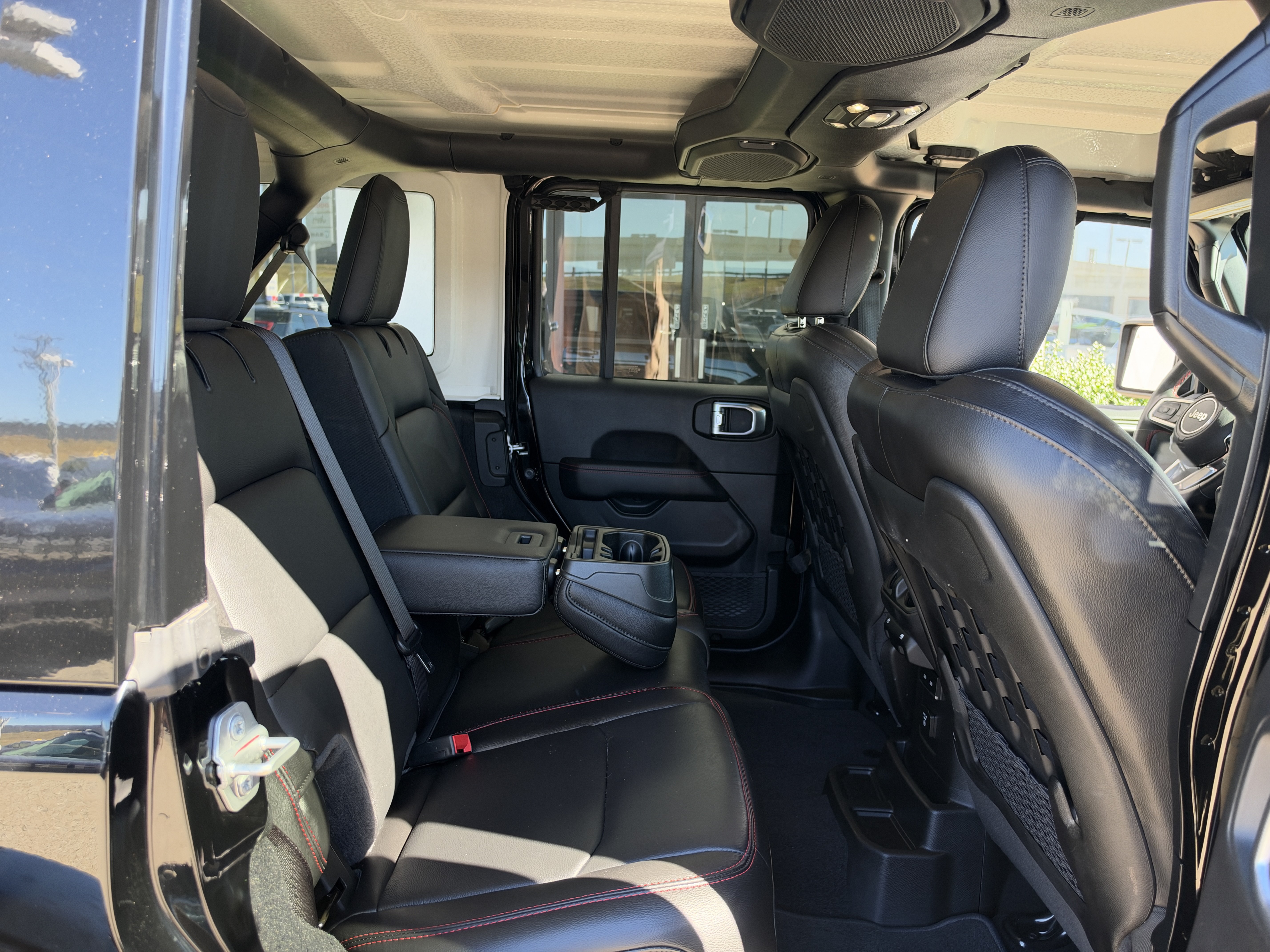 Used 2021 Jeep Wrangler Unlimited Rubicon AWD/4WD image 29